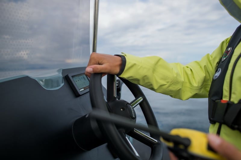 Bombard-Explorer700-black-sainttropez (17)