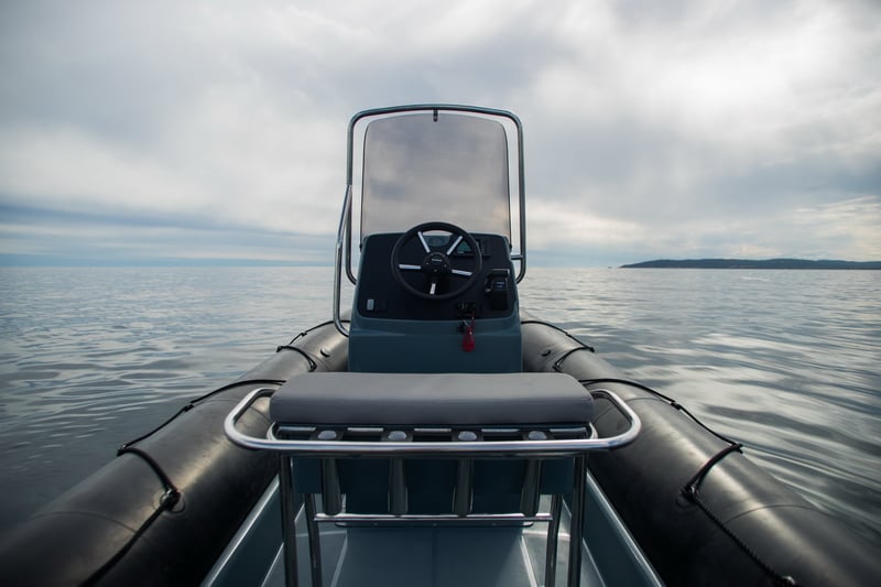 Bombard-Explorer700-black-sainttropez (7)
