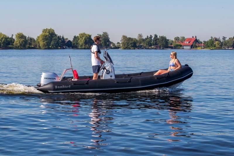 bombard-sunrider-550-rib-honda-60pk-rubberboot-aalsmeer (22)