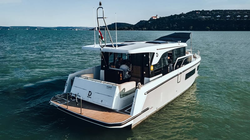 delphia11-sedan-ext4.jpg