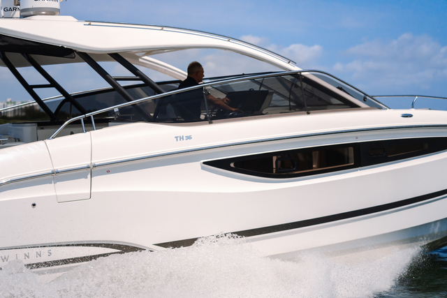 TH36 - Close Up - Starboard
