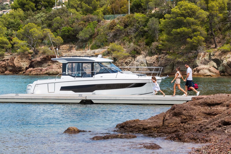 Jeanneau Merry Fisher 895 satamassa.
