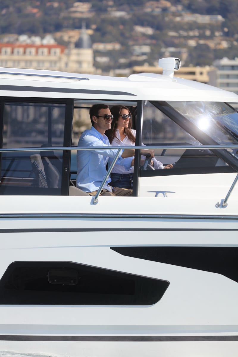 Merry Fisher 1095 Coupe - Starboard sidedoor
