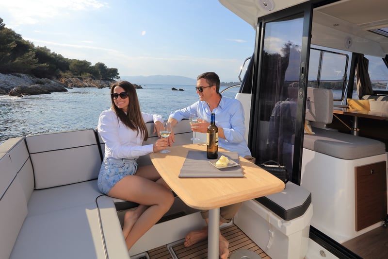 MF1095-Merry Fisher 1095 - Cockpit for boating holidays