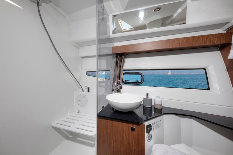 Merry Fisher 1095 Coupe - Large Marine en-suite toilet