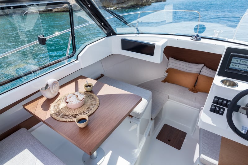 Jeanneau Merry Fisher 605 salonki
