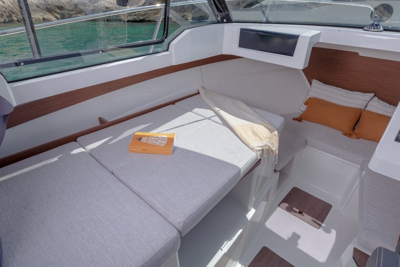 Jeanneau Merry Fisher 605 salonki muuttuu makuutilaksi