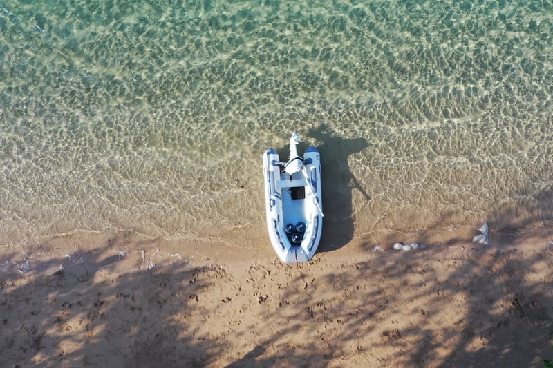 Zodiac Cadet Alu 310 with Manta 2.0 on the beach - 1